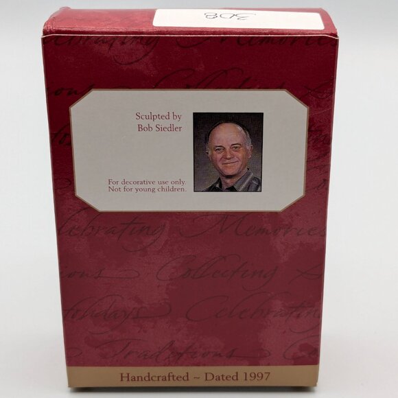 Hallmark Keepsake Mom and Dad 1997, Mice with Gifts Vintage Christmas Ornament - Picture 9 of 11